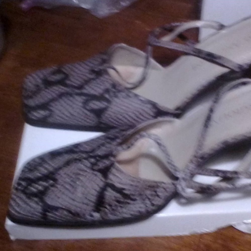 Enzo Angiolini taupe reptile print heels